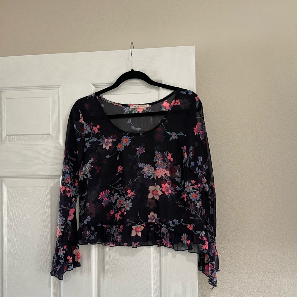 Sheets too with floral design. Size S